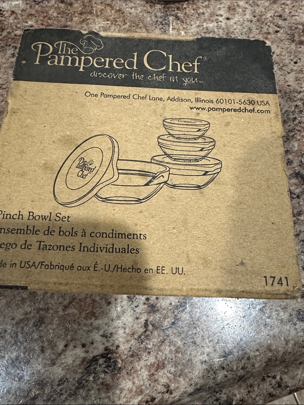 4 Pampered Chef pinch bowls Clear Glass Prep Bowls with White Lid New in Box